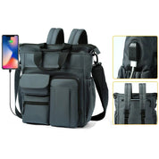 Zaino multifunzione grigio con porta USB, tasche frontali e spallacci regolabili. Ideale per viaggi, lavoro e scuola. Design moderno e pratico.