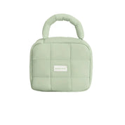 Borsa termica verde menta imbottita, manico superiore, design a quadri, ideale per pranzo al sacco, marchio visibile, accessorio moda pratico.