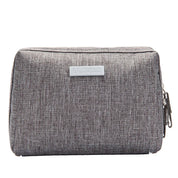 Astuccio grigio in tessuto con cerniera, design rettangolare, ideale per scuola o ufficio. Accessorio pratico e resistente per organizzare penne e matite.