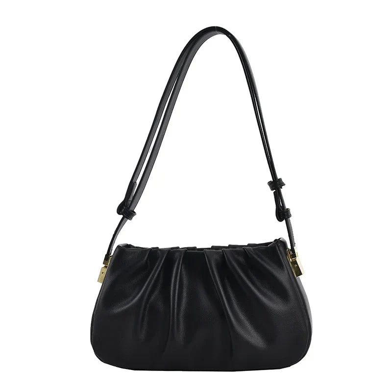Borsa a spalla nera in pelle, design elegante con pieghe, chiusura a zip, tracolla regolabile, accessorio moda donna, stile contemporaneo.