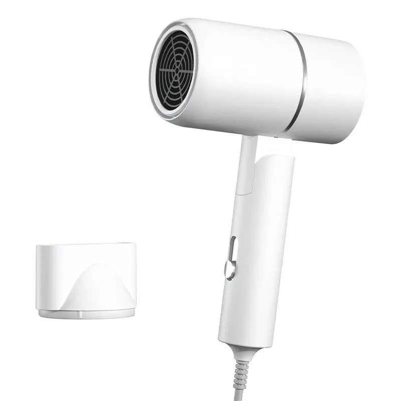Asciugacapelli bianco compatto con ugello rimovibile, design moderno, leggero, ideale per viaggi, asciugatura rapida, styling capelli.