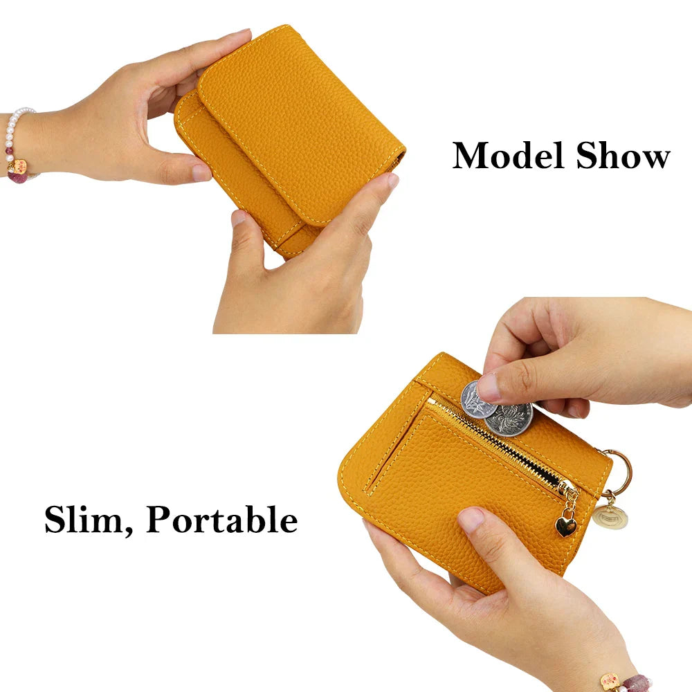 Portafoglio donna in pelle gialla, compatto e portatile, con tasca portamonete e chiusura a zip. Design elegante e funzionale per uso quotidiano.