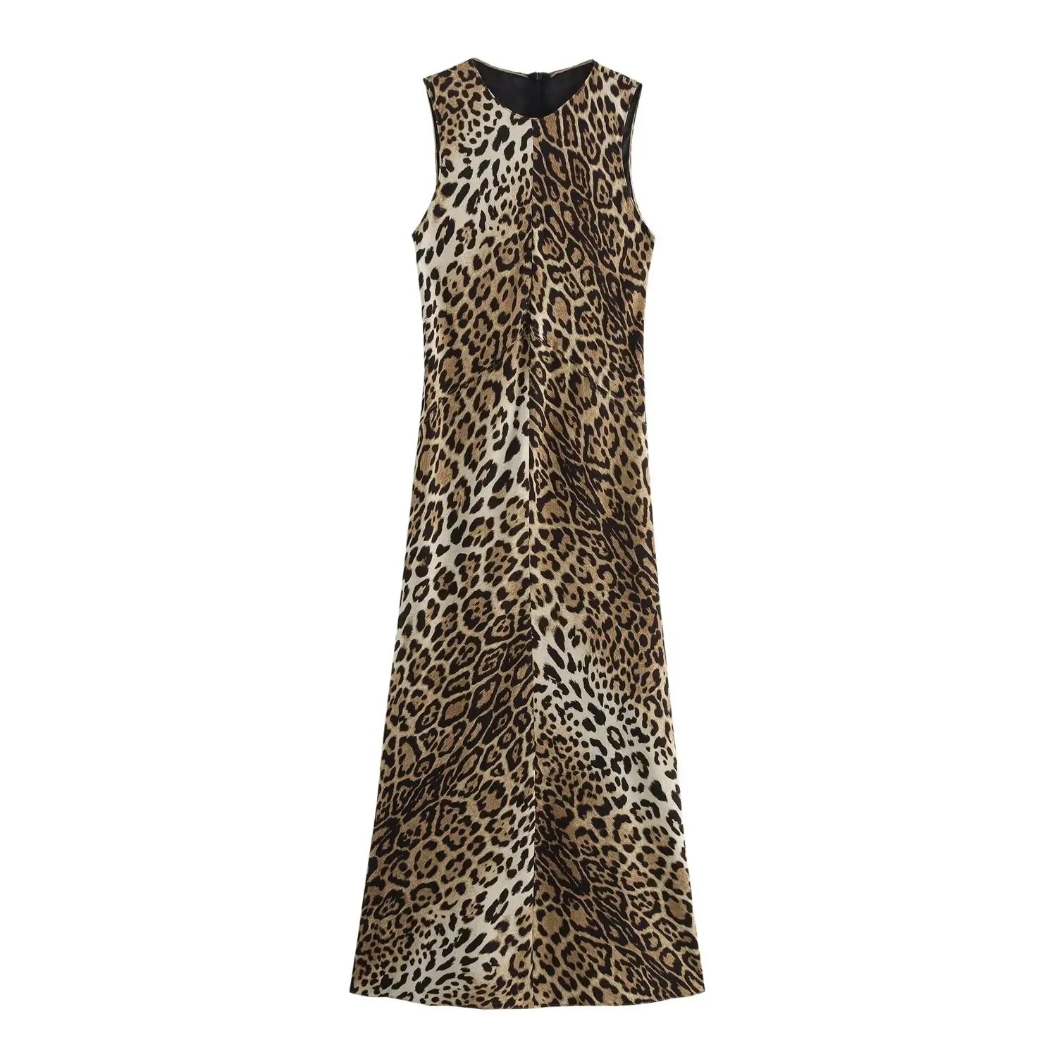 Abito lungo senza maniche con stampa leopardata, elegante e alla moda, perfetto per occasioni speciali. Tessuto leggero e design moderno.