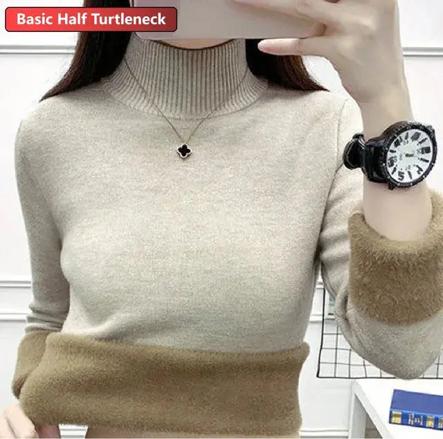 Maglione dolcevita beige da donna, orologio nero, collana con ciondolo a croce, maniche lunghe, moda autunno inverno, abbigliamento casual elegante.