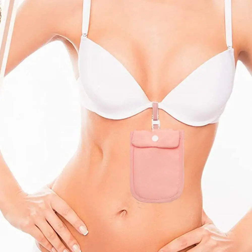 Reggiseno bianco con tasca segreta rosa per denaro, accessorio nascosto per sicurezza, moda intima femminile, pratico e discreto.