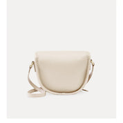 Borsa a tracolla in pelle beige chiaro, design minimalista, chiusura magnetica, tracolla regolabile, ideale per moda donna elegante e casual.