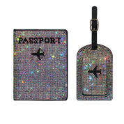 Portapassaporto e etichetta bagaglio scintillanti con strass, design aereo, accessori da viaggio eleganti, copertura passaporto glamour.