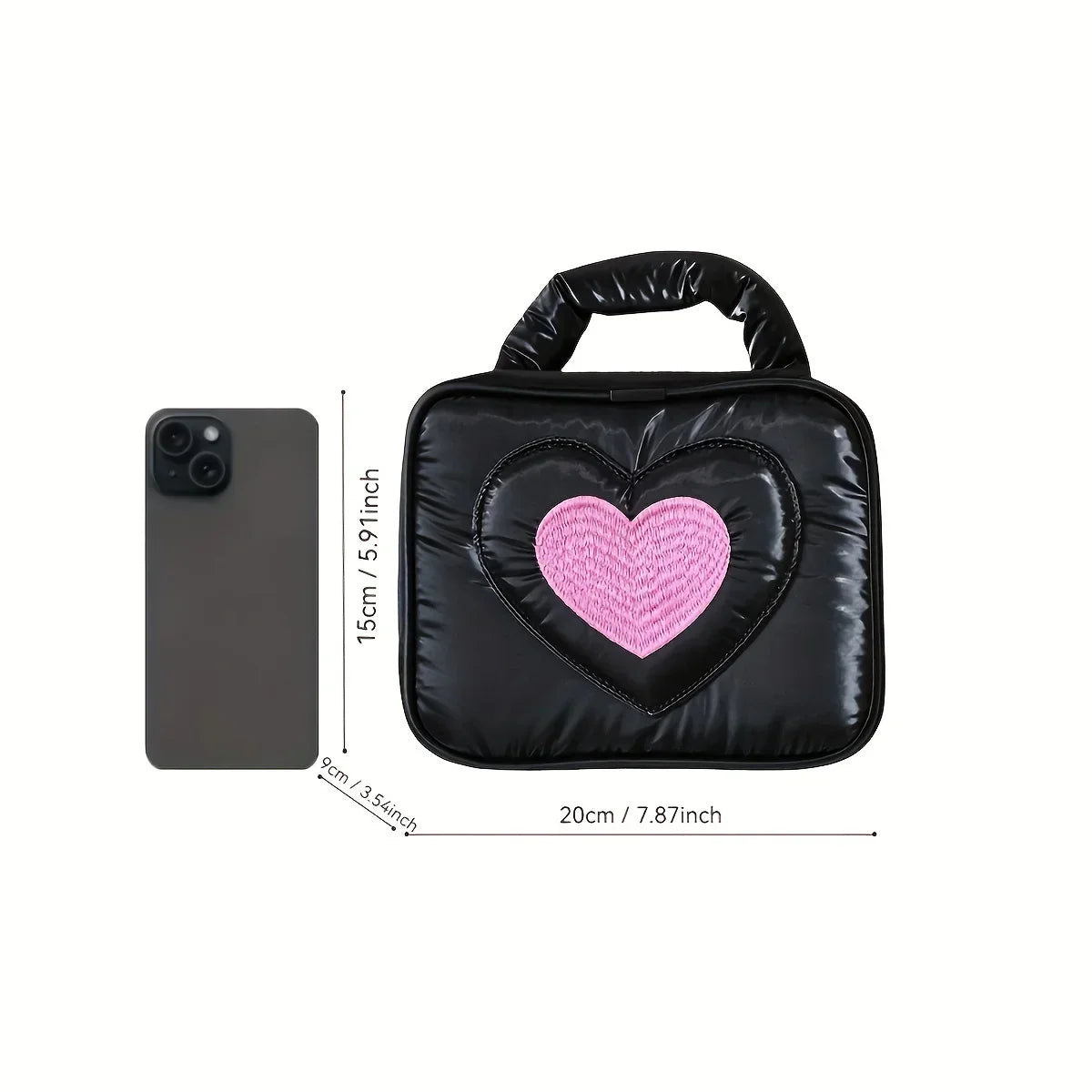 Borsa termica nera con cuore rosa, dimensioni 20x15 cm, accanto a uno smartphone per confronto. Ideale per pranzo, picnic, scuola.