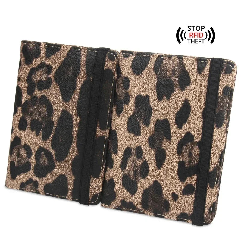 Portafoglio donna in pelle stampa leopardata, protezione RFID, design elegante e compatto, ideale per sicurezza e stile.