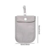 Sacchetto impermeabile grigio per passeggino, dimensioni 14x10 cm, con chiusura a bottone e gancio regolabile. Accessorio pratico per genitori.