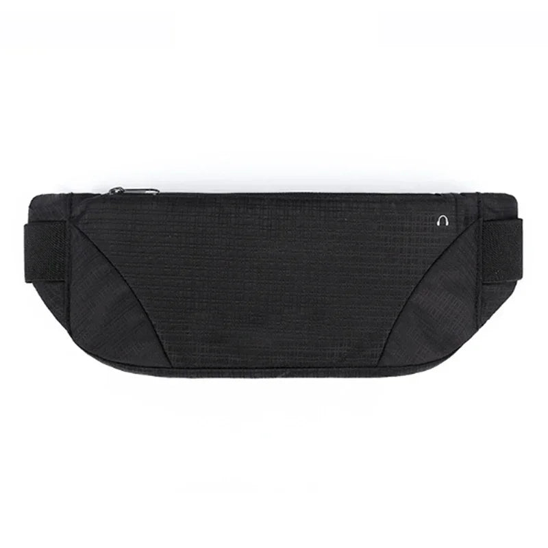Marsupio nero unisex, design minimalista, tessuto resistente, chiusura con zip, ideale per viaggi e attività all'aperto. Accessorio moda pratico.