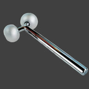 Rullo massaggiante viso in acciaio inox, doppia sfera, design ergonomico, ideale per lifting e tonificazione pelle, accessorio bellezza.