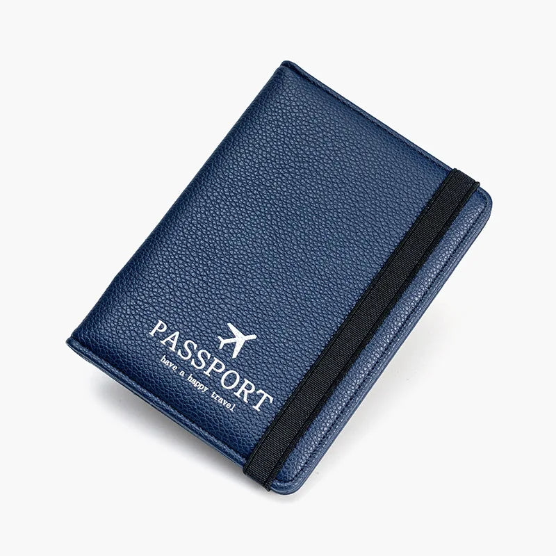 Custodia passaporto in pelle blu con elastico nero, design elegante e resistente, ideale per viaggiatori. Accessorio viaggio essenziale.