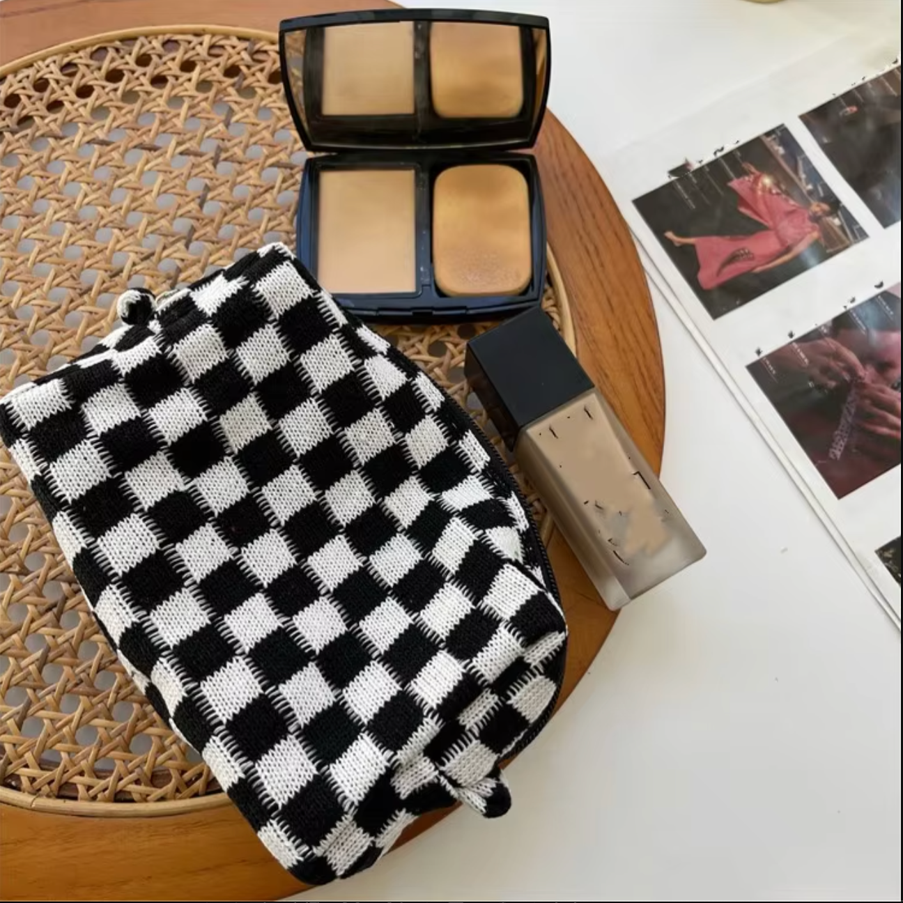 Amaris | Borsa per cosmetici compatta per trucco a quadretti Y2K