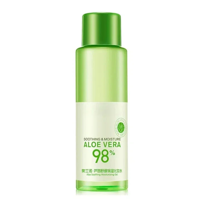 Bottiglia di gel idratante all'aloe vera 98%, verde e bianca, per cura della pelle, lenitivo e idratante, prodotto cosmetico naturale.