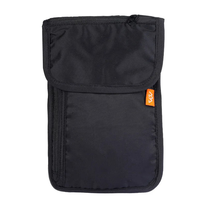 Custodia nera per passaporto con chiusura a zip, design compatto e resistente, ideale per viaggi, protezione documenti, accessorio da viaggio essenziale.