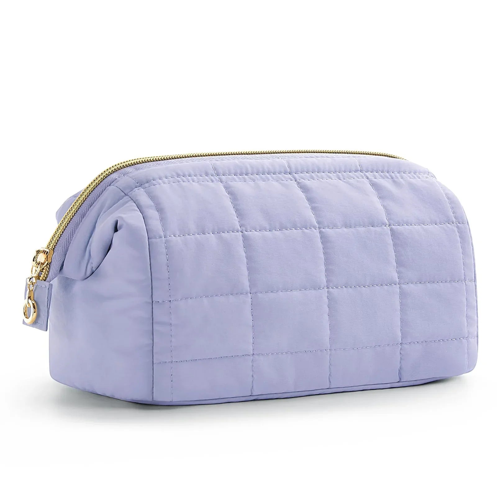 Astuccio da viaggio trapuntato lilla con cerniera dorata, design elegante e spazioso, ideale per cosmetici e accessori. Perfetto per viaggi e organizzazione.