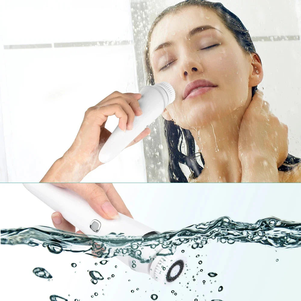 Donna utilizza spazzola elettrica per pulizia viso sotto la doccia, impermeabile, ricaricabile, cura della pelle, esfoliazione, bellezza quotidiana.