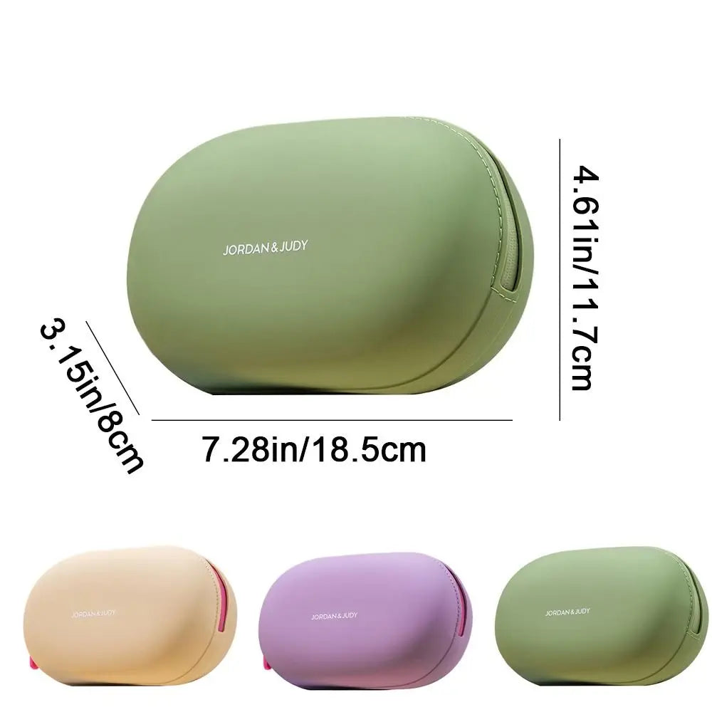 Custodia da viaggio Jordan & Judy in verde, dimensioni 18.5x11.7x8cm. Disponibile anche in beige, rosa e viola. Ideale per accessori e cosmetici.