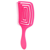 Spazzola districante rosa con setole flessibili, design ergonomico, ideale per capelli ricci e lisci. Accessorio per cura dei capelli.