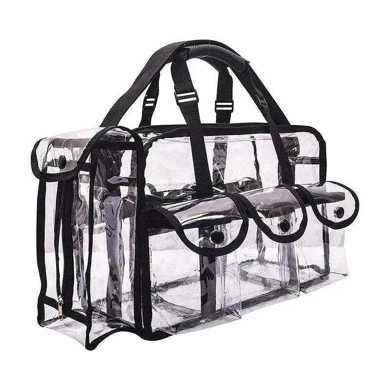 Borsa trasparente in PVC con manici neri, tre tasche frontali con bottoni. Ideale per viaggi, eventi, sicurezza. Design moderno e funzionale.