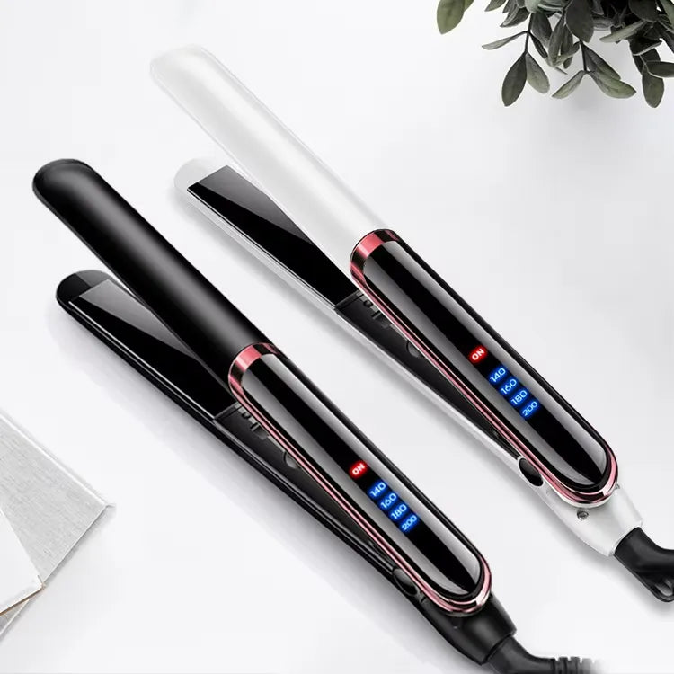 Due piastre per capelli professionali, una nera e una bianca, con display digitale a LED, su sfondo bianco. Design elegante e moderno.