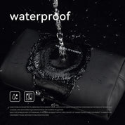 Zaino impermeabile nero Mark Ryden, resistente all'acqua, design moderno, ideale per viaggi e uso urbano. Accessorio essenziale per giovani professionisti.