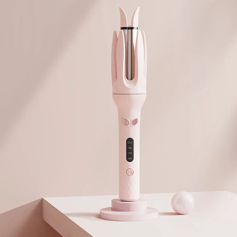 Arricciacapelli automatico rosa su base, display digitale, design moderno. Strumento styling capelli, temperatura regolabile, accessorio bellezza.