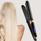 Piastra per capelli professionale con display digitale, temperatura regolabile, design nero e oro, ideale per lisciare e arricciare capelli biondi.