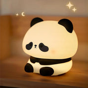 Lampada notturna a forma di panda, luce LED calda, design carino per bambini, decorazione camera da letto, regalo perfetto per neonati e bambini.