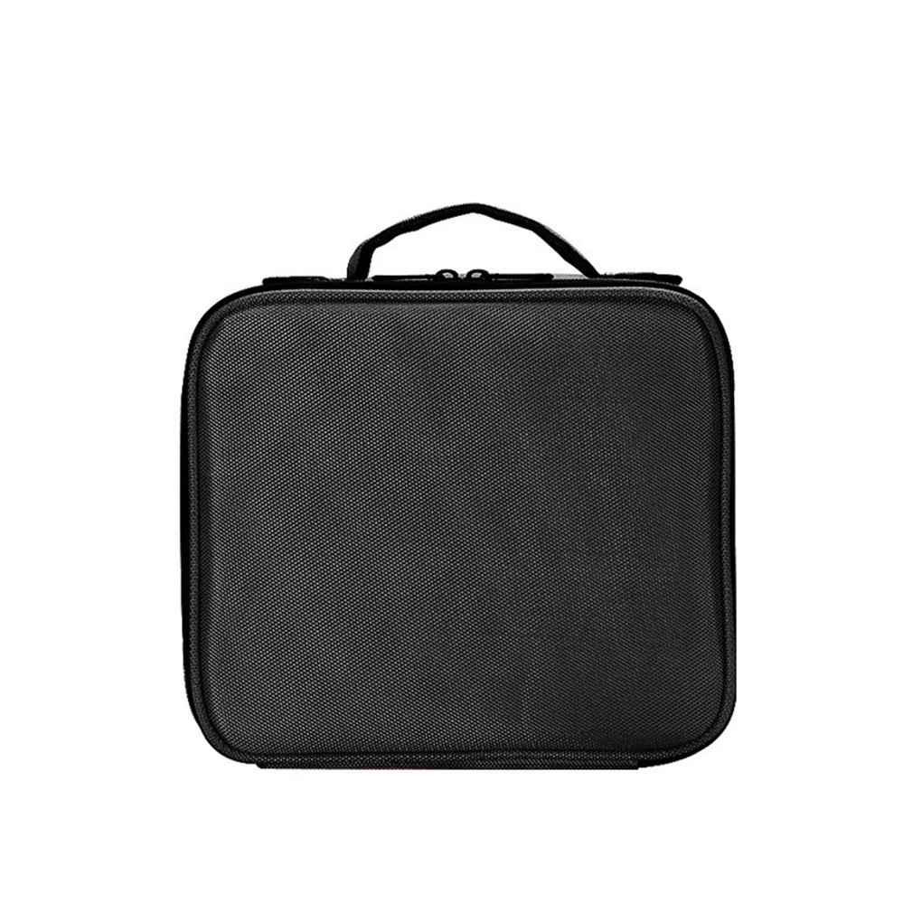 Custodia rigida nera per trasporto, compatta e resistente, con manico superiore. Ideale per protezione dispositivi elettronici e accessori.