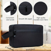 Borsa da toilette nera in nylon resistente, con manico laterale, cerniera SBS liscia, dimensioni 22x14x8 cm, ideale per viaggi e organizzazione.