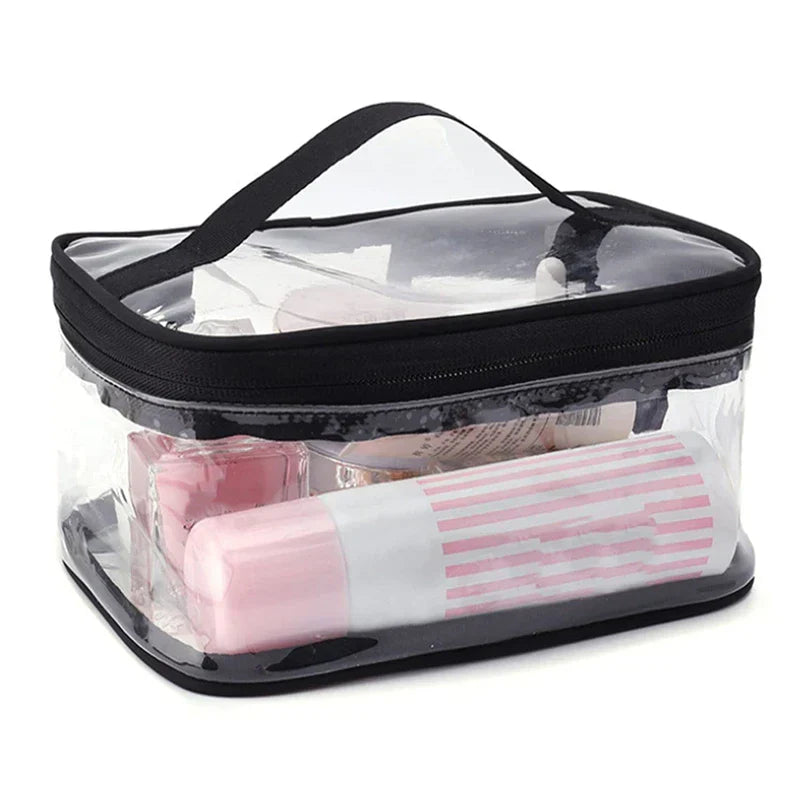 Borsa trasparente per cosmetici con cerniera nera, contenente prodotti di bellezza. Ideale per viaggio, organizzazione trucco, accessori bagno.