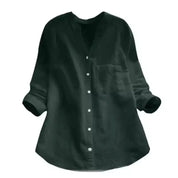 Camicia donna nera in lino, maniche lunghe, bottoni frontali, tasca sul petto, stile casual elegante, ideale per moda autunnale.