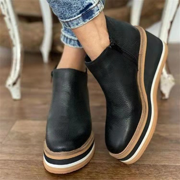 Stivaletti con zeppa e plateau da donna: eleganti e comodi 3