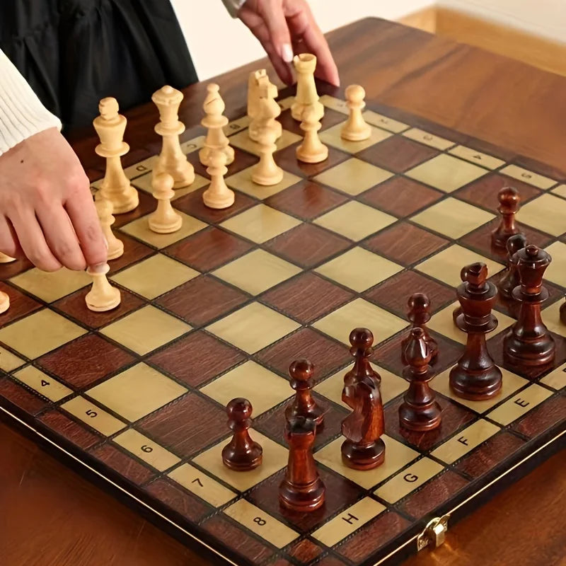 Strategio – Gioco degli scacchi pieghevole in legno con scacchiera in feltro 1