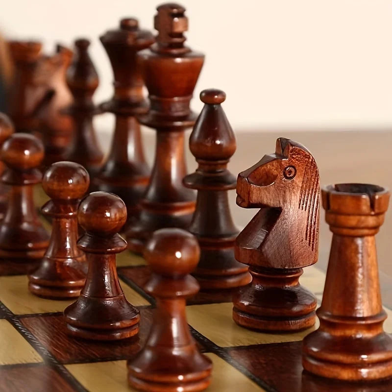 Strategio – Gioco degli scacchi pieghevole in legno con scacchiera in feltro 2