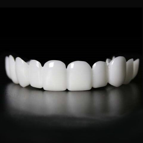 Trasformazione immediata del sorriso con Snap on Smile Veneers 2