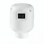 Interruttore elettrico bianco su sfondo bianco, design moderno, pulsante nero, dispositivo elettronico per controllo energia, accessorio casa.