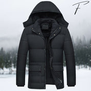 Giacca invernale nera imbottita con cappuccio, design moderno, ideale per climi freddi. Perfetta per moda uomo, abbigliamento outdoor.