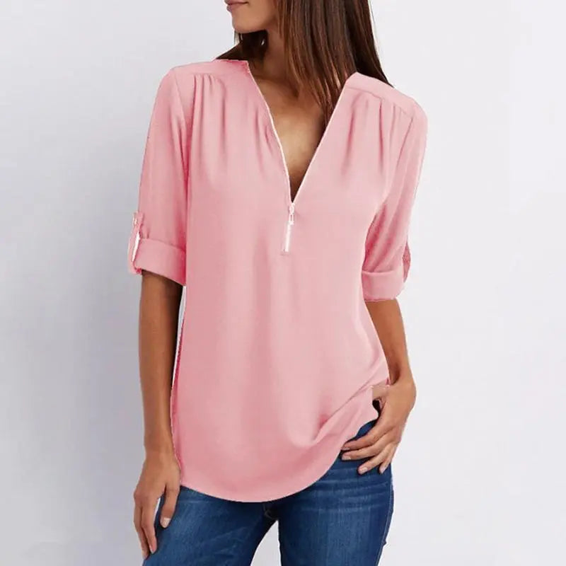 4, stile casual elegante, tessuto leggero, abbinata a jeans. Moda femminile primavera estate.