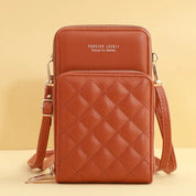 Borsa a tracolla in pelle marrone con design trapuntato, doppia tasca, chiusura con cerniera, ideale per smartphone e accessori. Elegante e pratica.