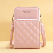 Borsa a tracolla rosa trapuntata in pelle sintetica, design compatto con cerniera, ideale per moda femminile e accessori eleganti.