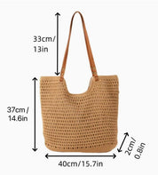 Borsa a tracolla in paglia intrecciata con manici in pelle marrone, dimensioni: 40x37x33 cm. Perfetta per l'estate e lo shopping.