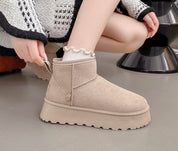 Stivaletti beige invernali da donna, suola spessa antiscivolo, design moderno, perfetti per look casual e caldi. Ideali per moda autunno-inverno.