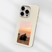 Custodia per iPhone con foto personalizzata, design elegante, protezione robusta, compatibile con iPhone 14 Pro, accessorio moda, regalo personalizzato.