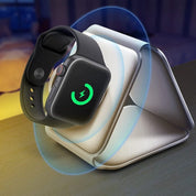 Orologio smart nero su supporto di ricarica wireless, schermo acceso con icona di ricarica verde, tecnologia moderna, accessorio elettronico.