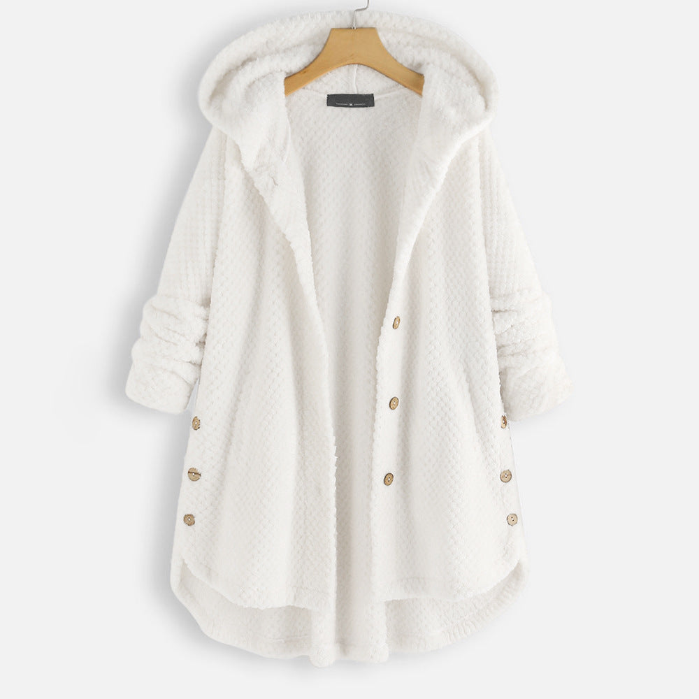 Cappotto donna invernale bianco con cappuccio, bottoni decorativi, tessuto morbido e caldo. Ideale per moda autunno-inverno.