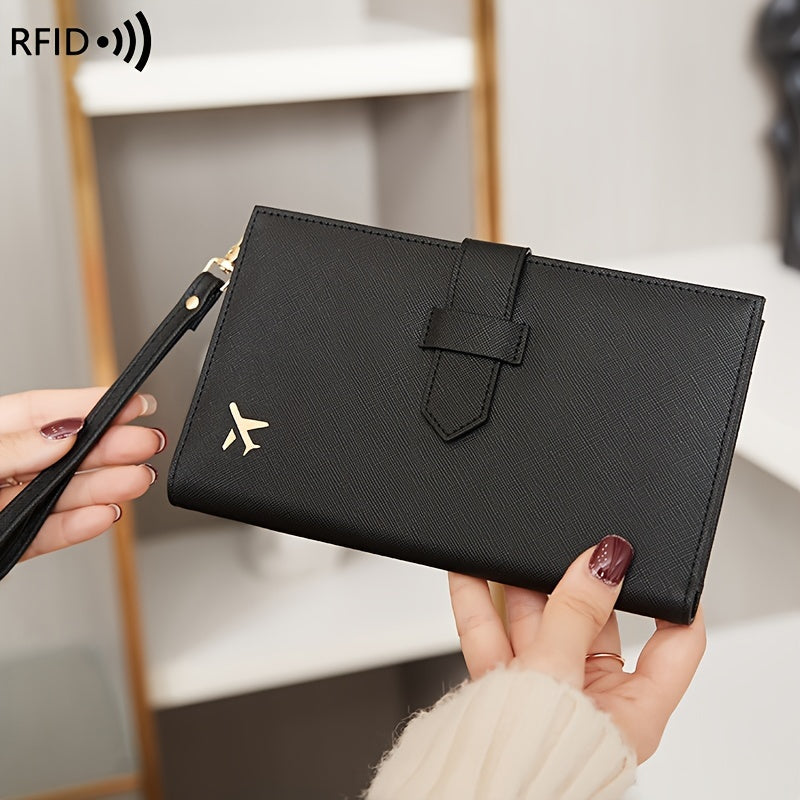 Portafoglio nero in pelle con protezione RFID, chiusura a cerniera, logo dorato, design elegante e compatto, ideale per donna.