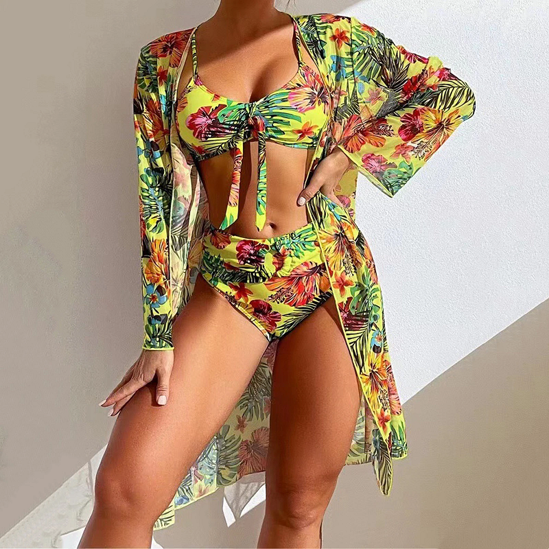 Costume da bagno donna tropicale giallo con copricostume abbinato, stampa floreale vivace, design moderno, perfetto per l'estate e la spiaggia.